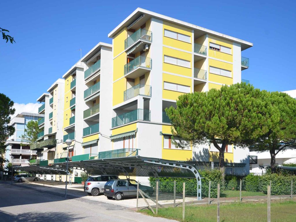 Ferienwohnung mit Klimaanlage und Balkon