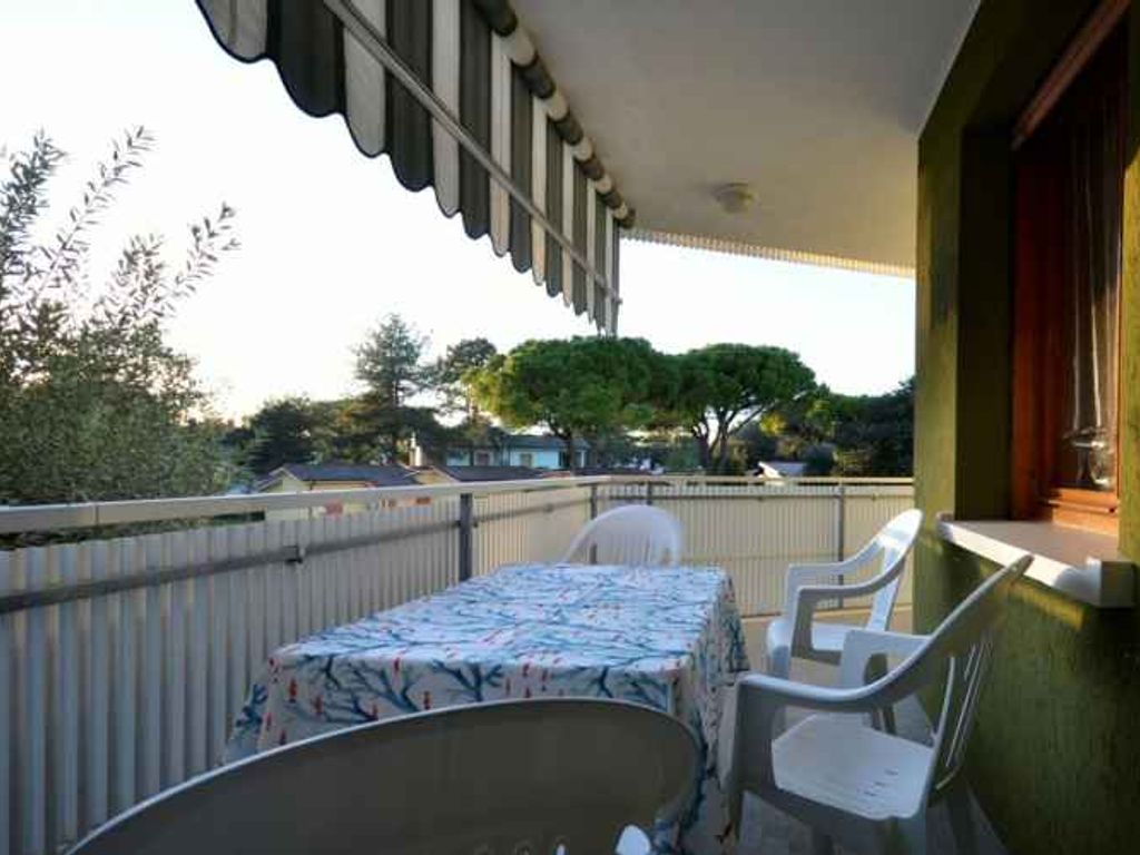 Studio mit Balkon und Safe