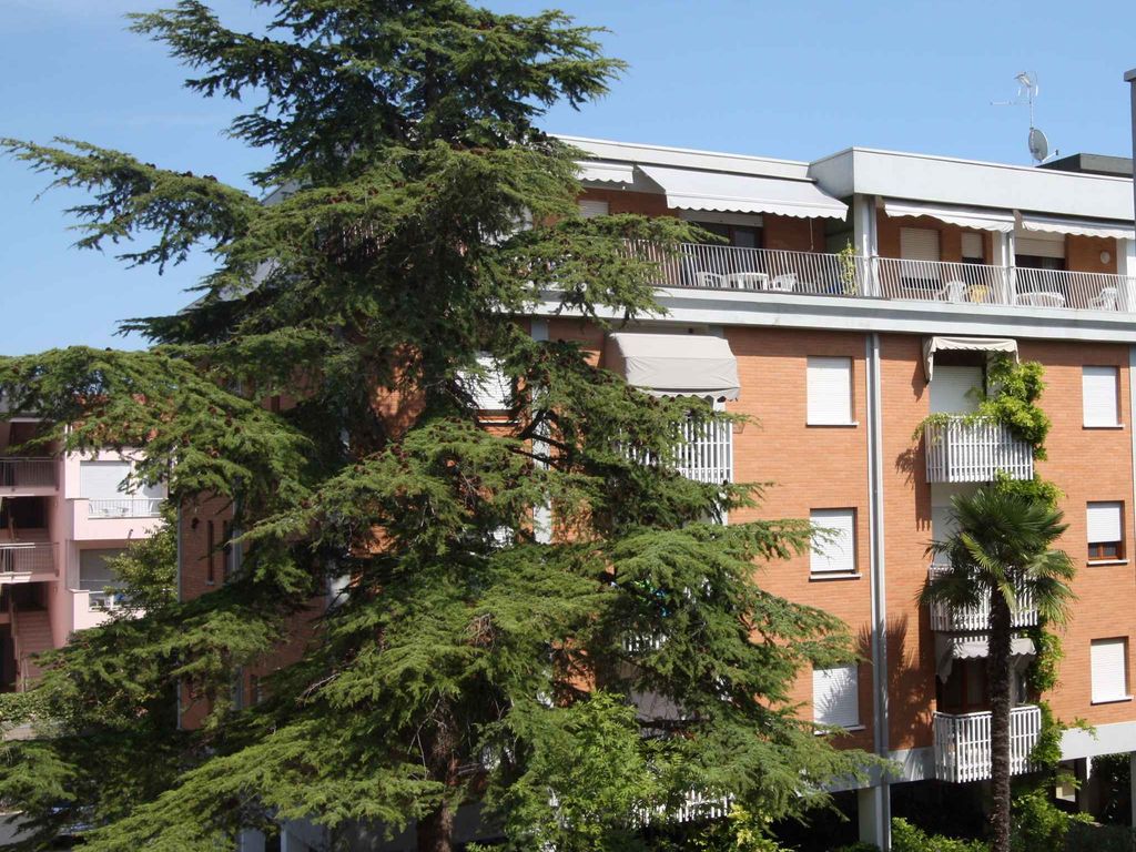 Ferienwohnung mit Klimaanlage und Balkon