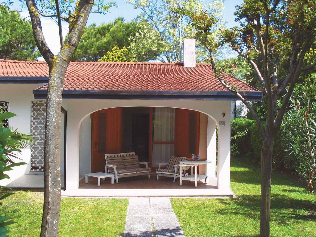 Bungalow mit Garten und Klimaanlage