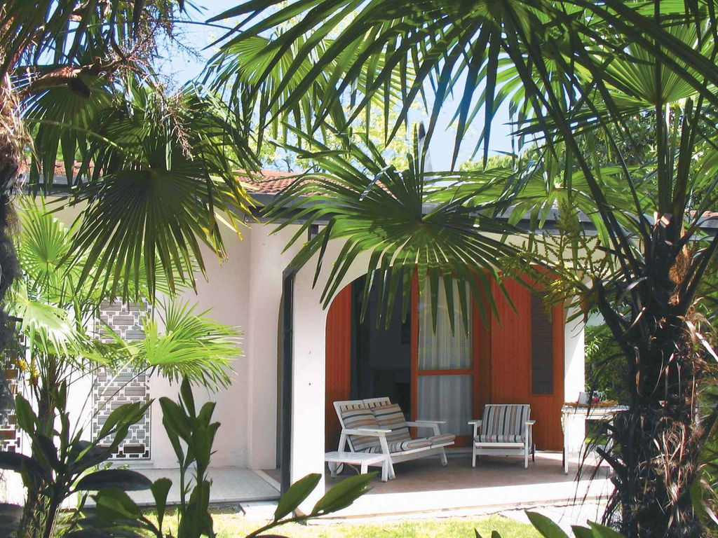 Bungalow mit Garten und Klimaanlage