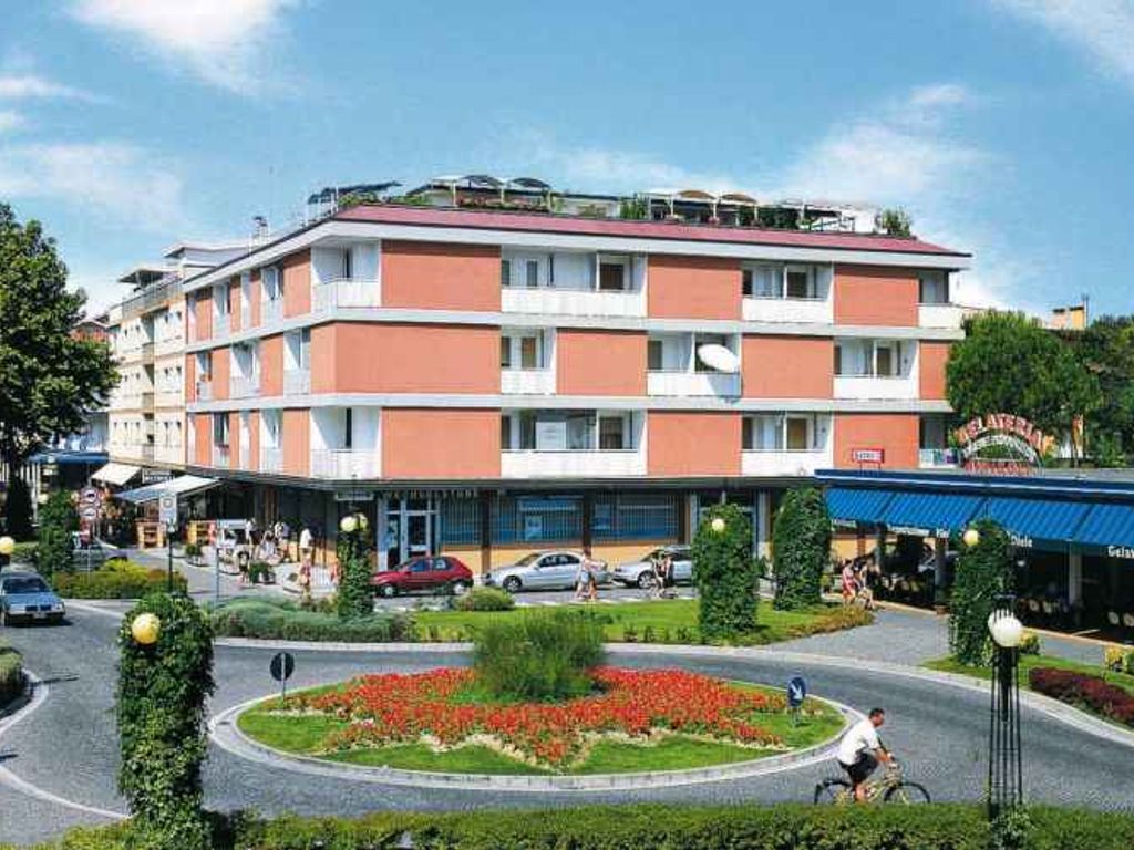 Studio mit Klimaanlage und Balkon