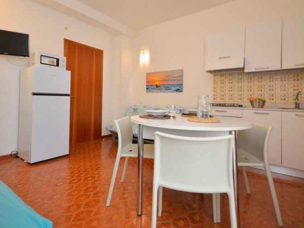 Studio mit Klimaanlage und Balkon