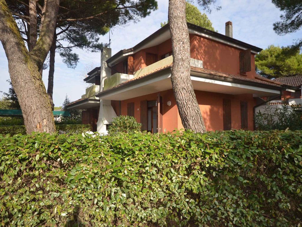 Ferienwohnung mit Klimaanlage, Terrasse und Garten