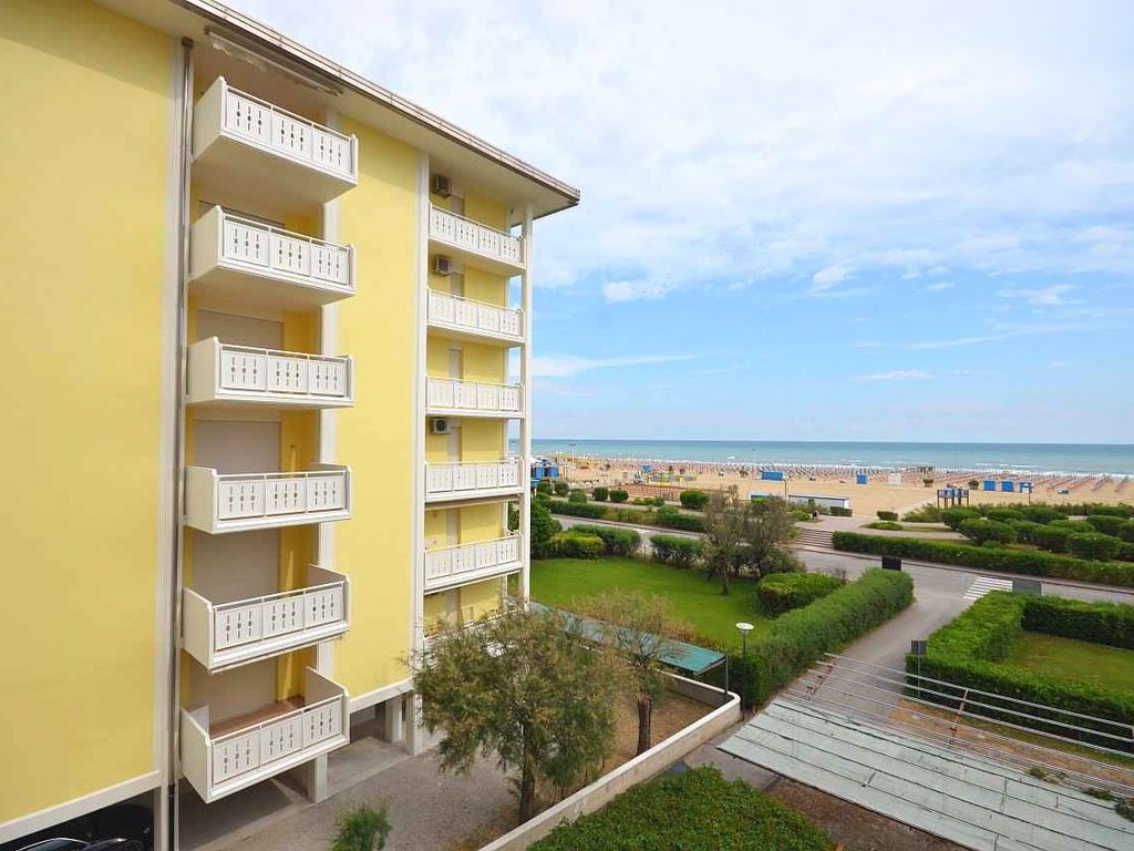 Ferienwohnung mit Klimaanlage und Balkon mit Meerblick
