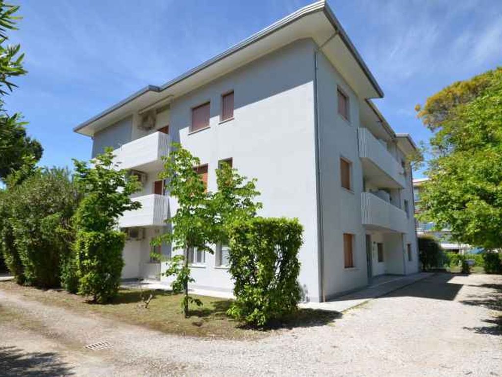 Ferienwohnung mit Klimaanlage und Balkon