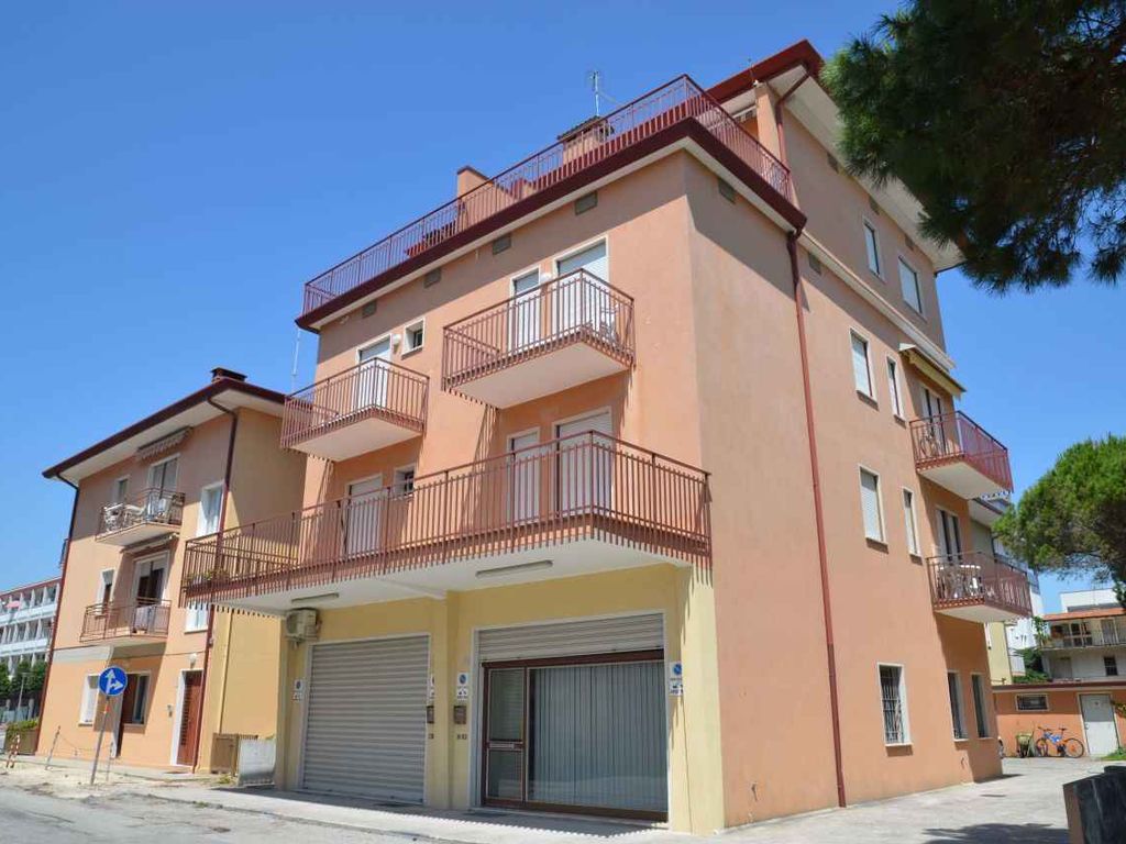 Ferienwohnung mit Klimaanlage und Balkon