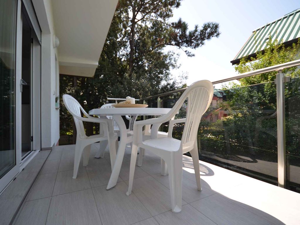 Villa mit Klimaanlage und Balkon