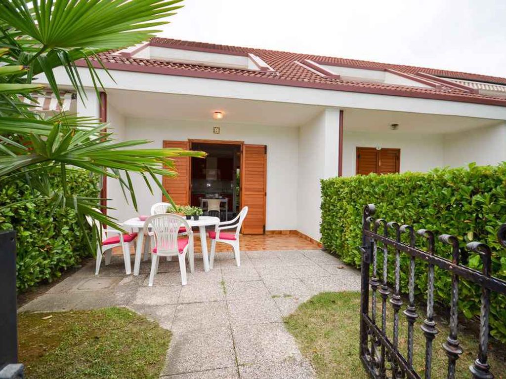 Ferienwohnung mit Klimaanlage, Garten und Pool