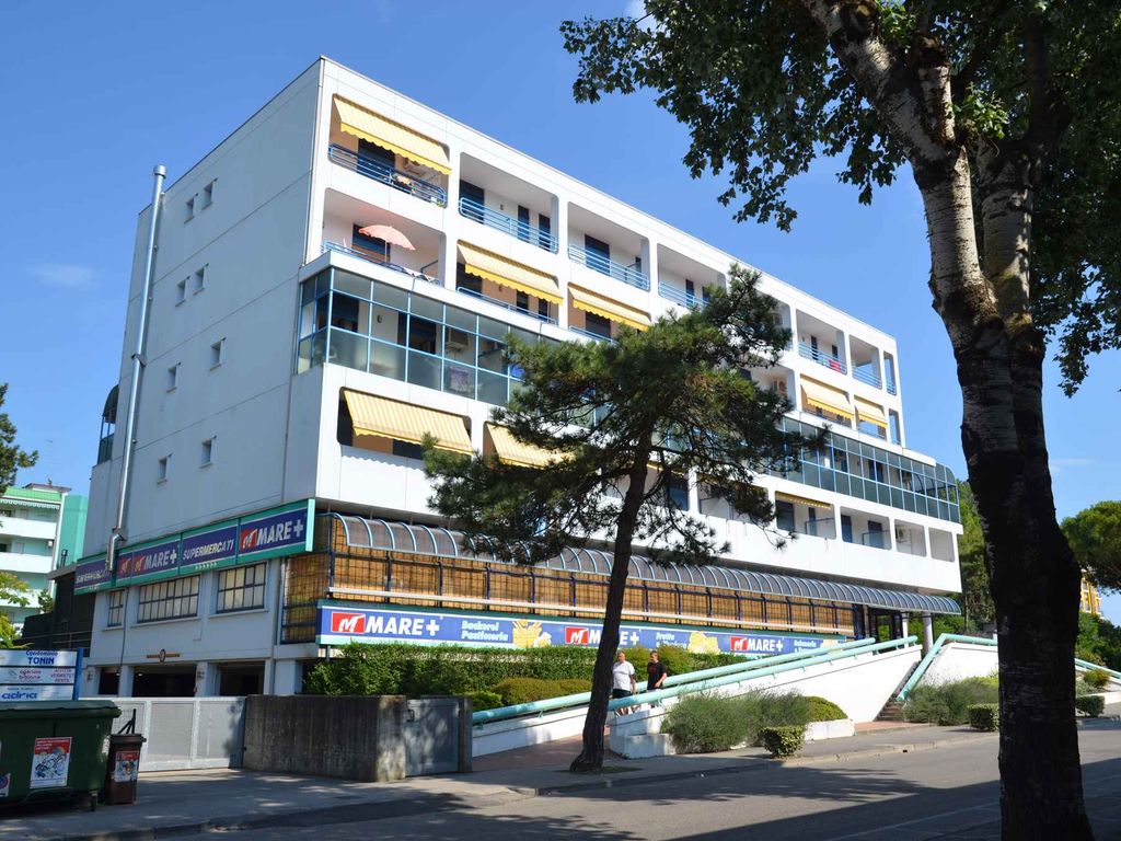 Ferienwohnung mit Klimaanlage und Balkon