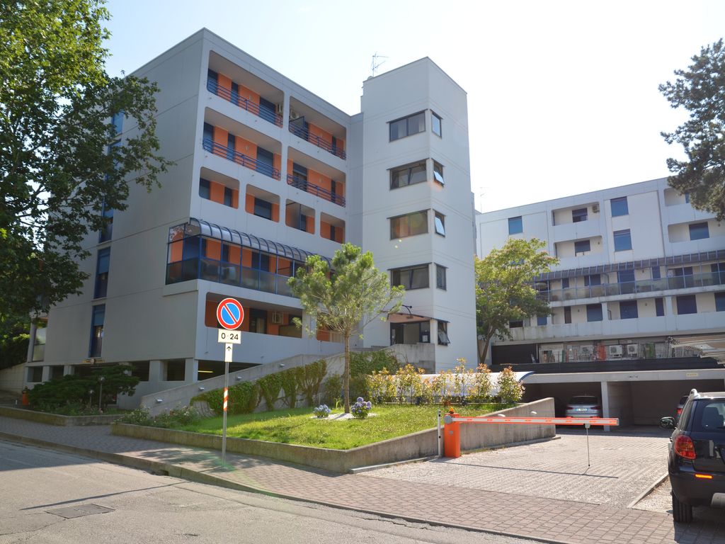 Ferienwohnung mit Klimaanlage und Balkon