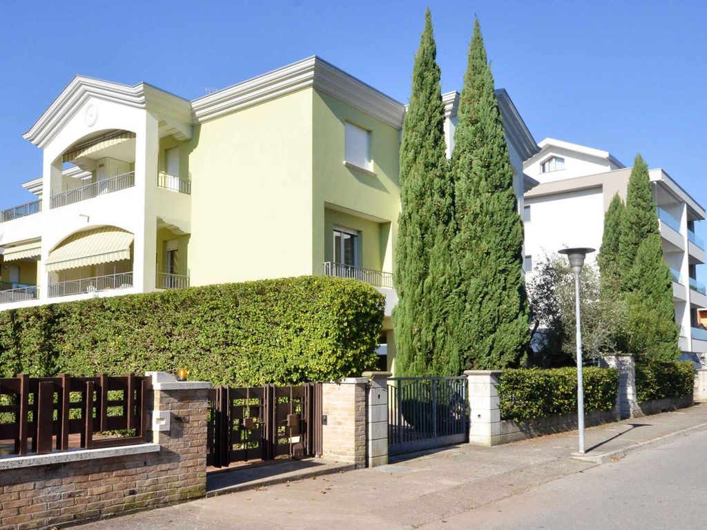 Ferienwohnung mit Klimaanlage und Balkon