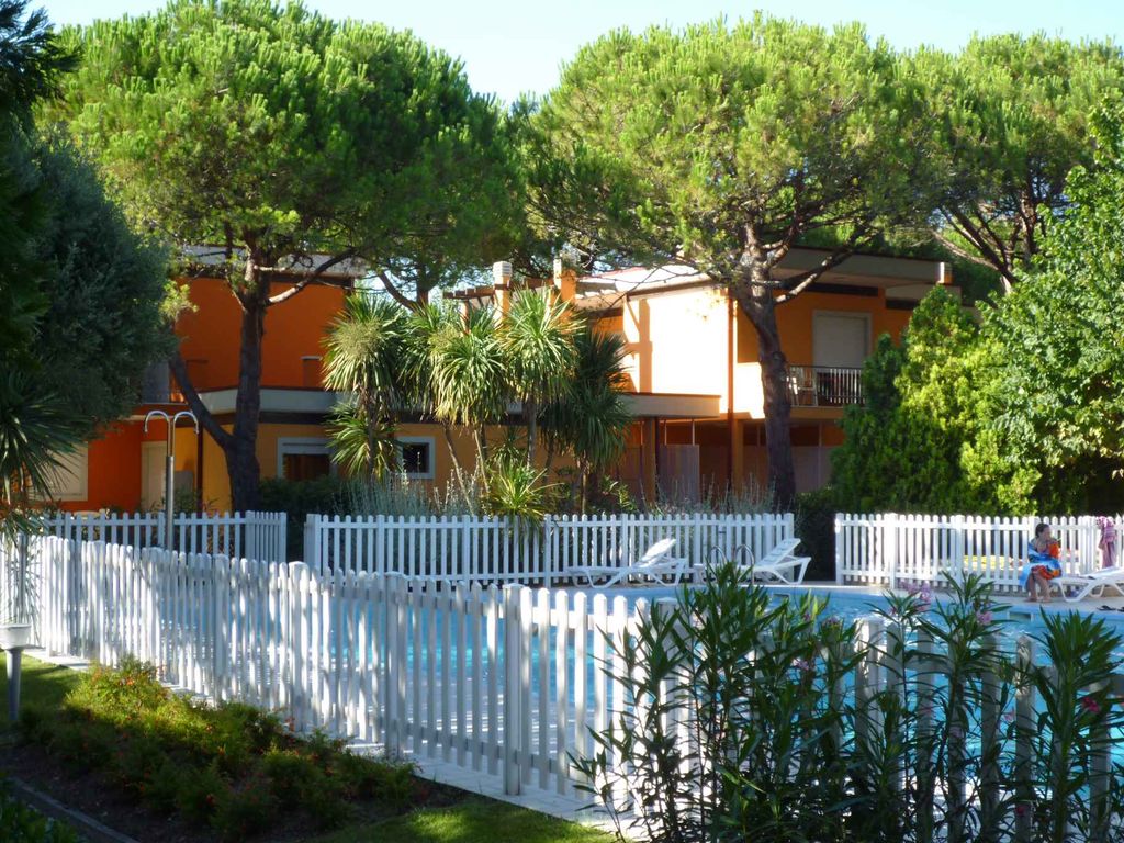 Ferienwohnung mit Klimaanlage, Balkon und Pool