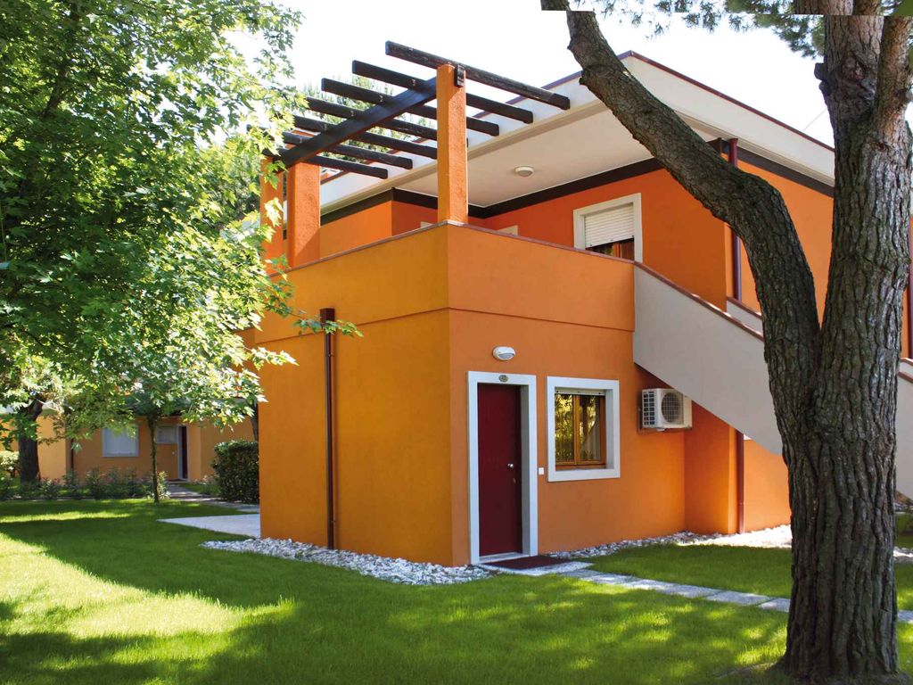 Ferienwohnung mit Klimaanlage, Balkon und Pool