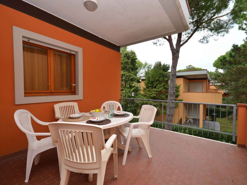 Ferienwohnung mit Klimaanlage, Balkon und Pool