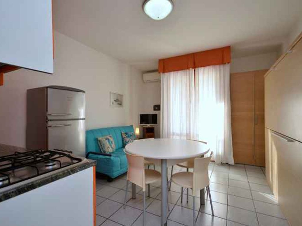 Studio mit Klimaanlage und Balkon