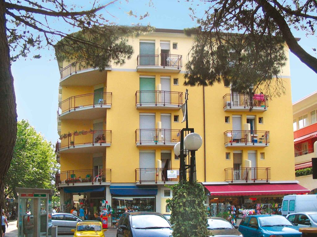Studio mit Klimaanlage und Balkon