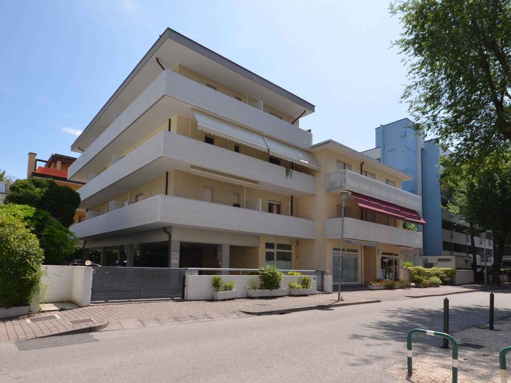 Ferienwohnung mit Klimaanlage und Balkon