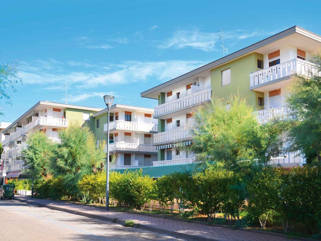 Ferienwohnung mit Klimaanlage und Balkon