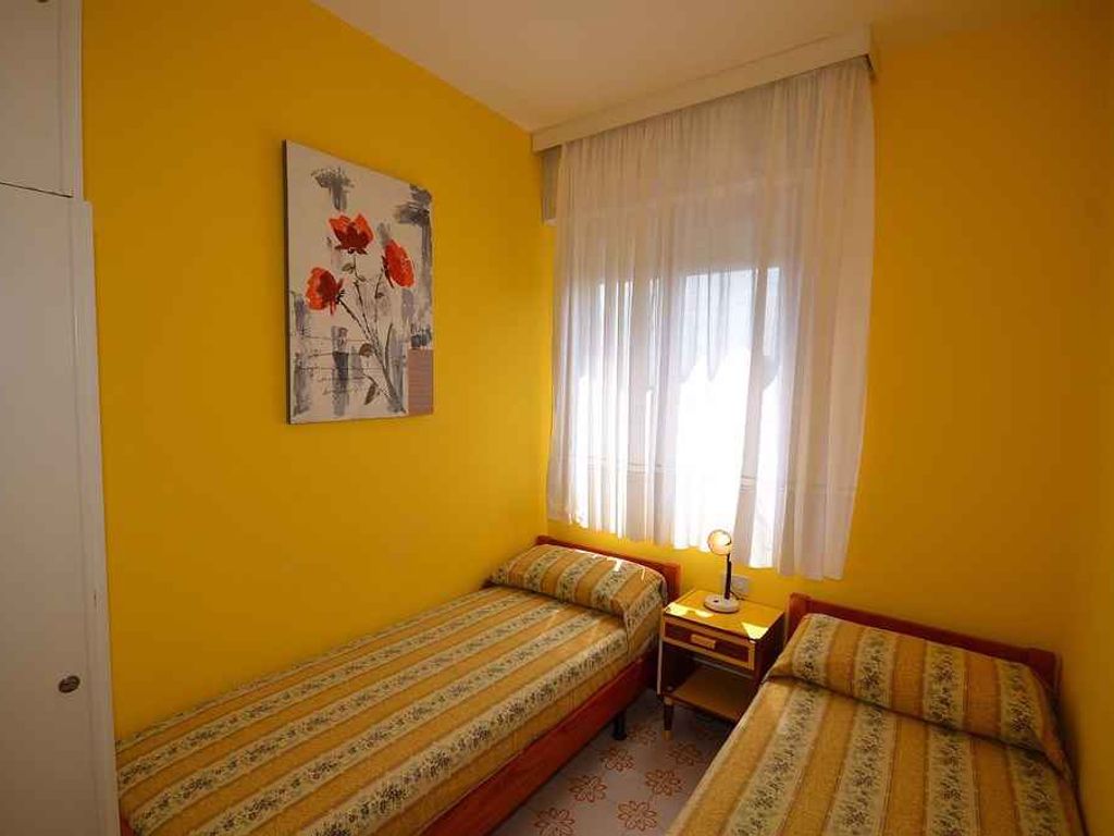 Ferienwohnung mit Klimaanlage und Balkon