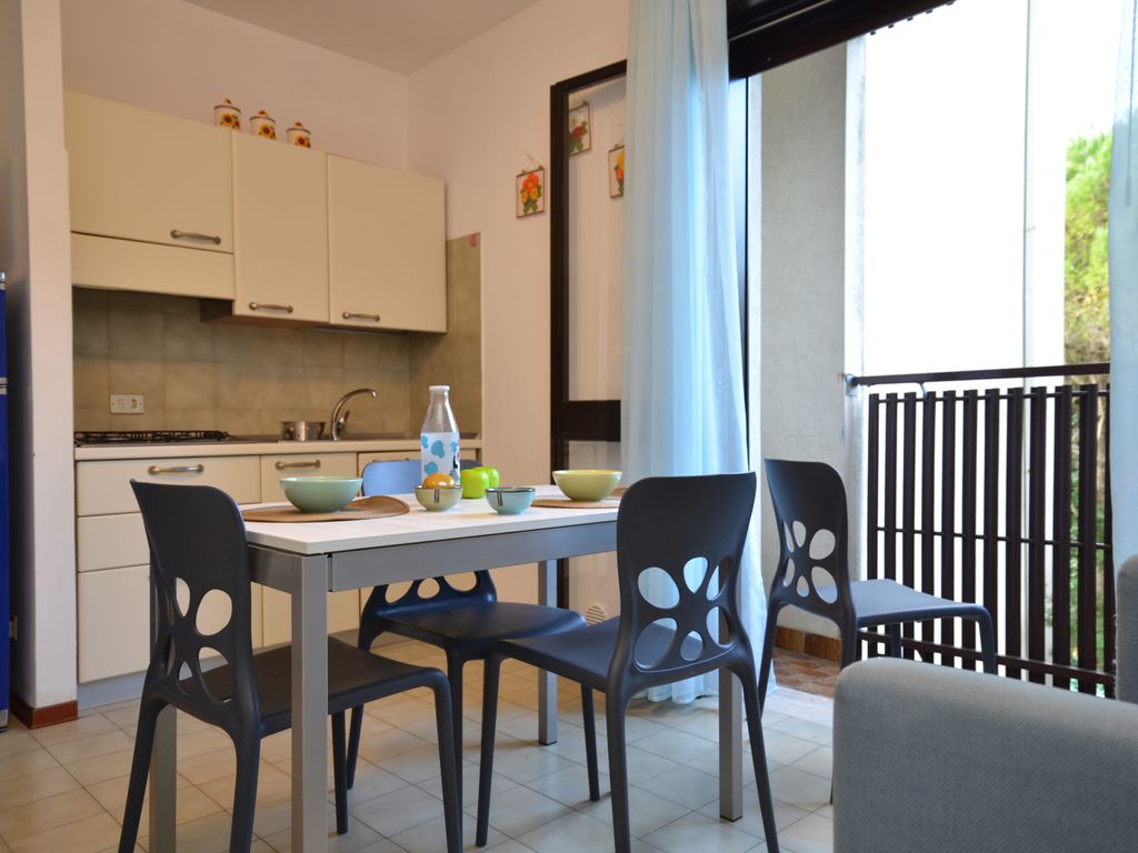 Studio mit Klimaanlage und Balkon
