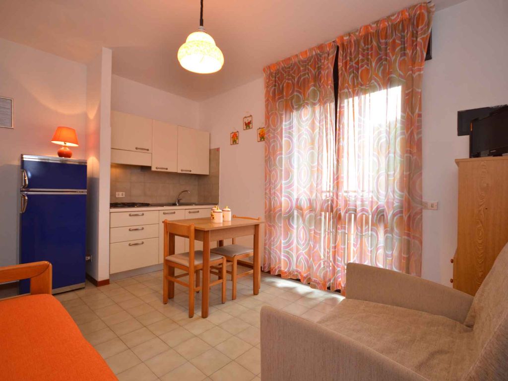 Studio mit Klimaanlage und Balkon