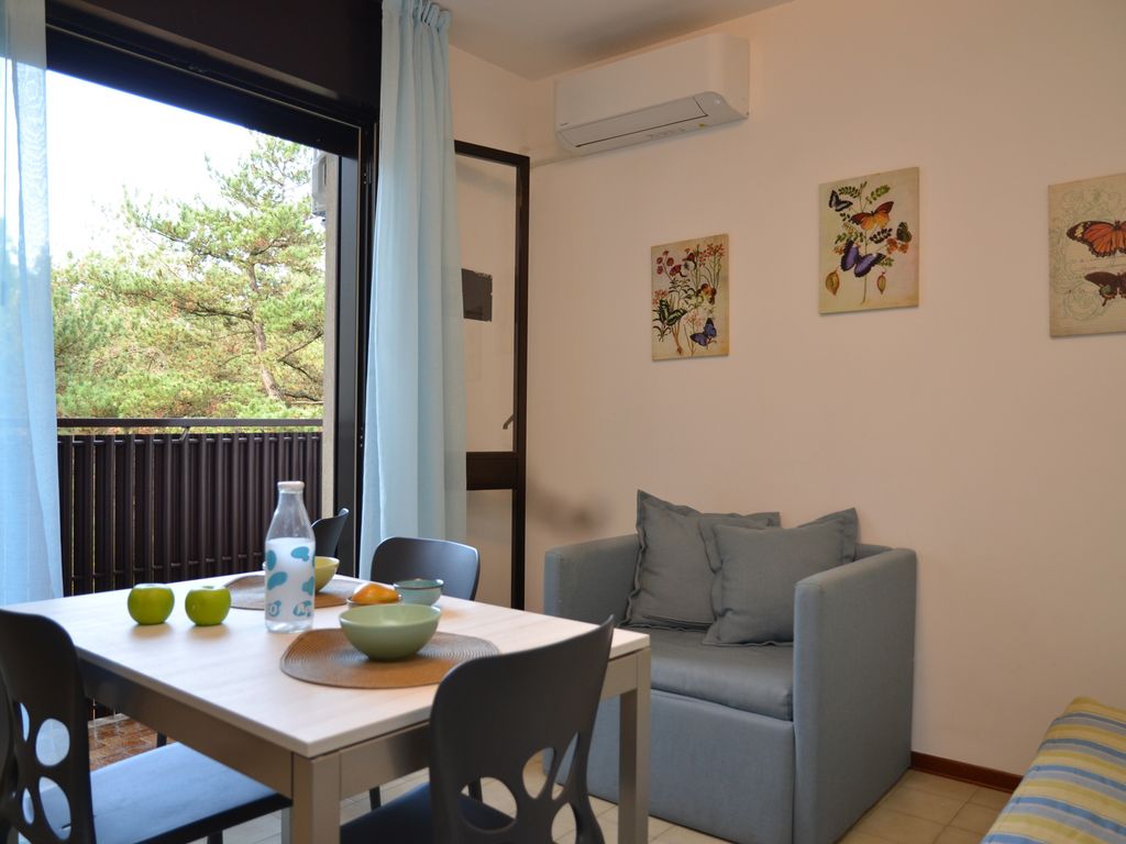 Studio mit Klimaanlage und Balkon