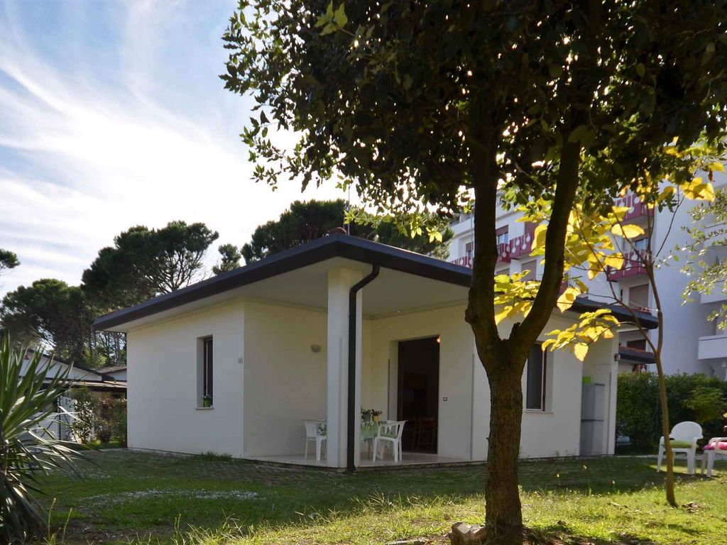 Bungalow mit Klimaanlage und Terrasse