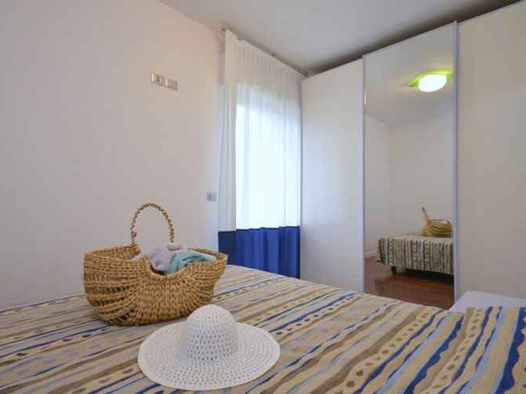 Ferienwohnung mit Klimaanlage und Balkon