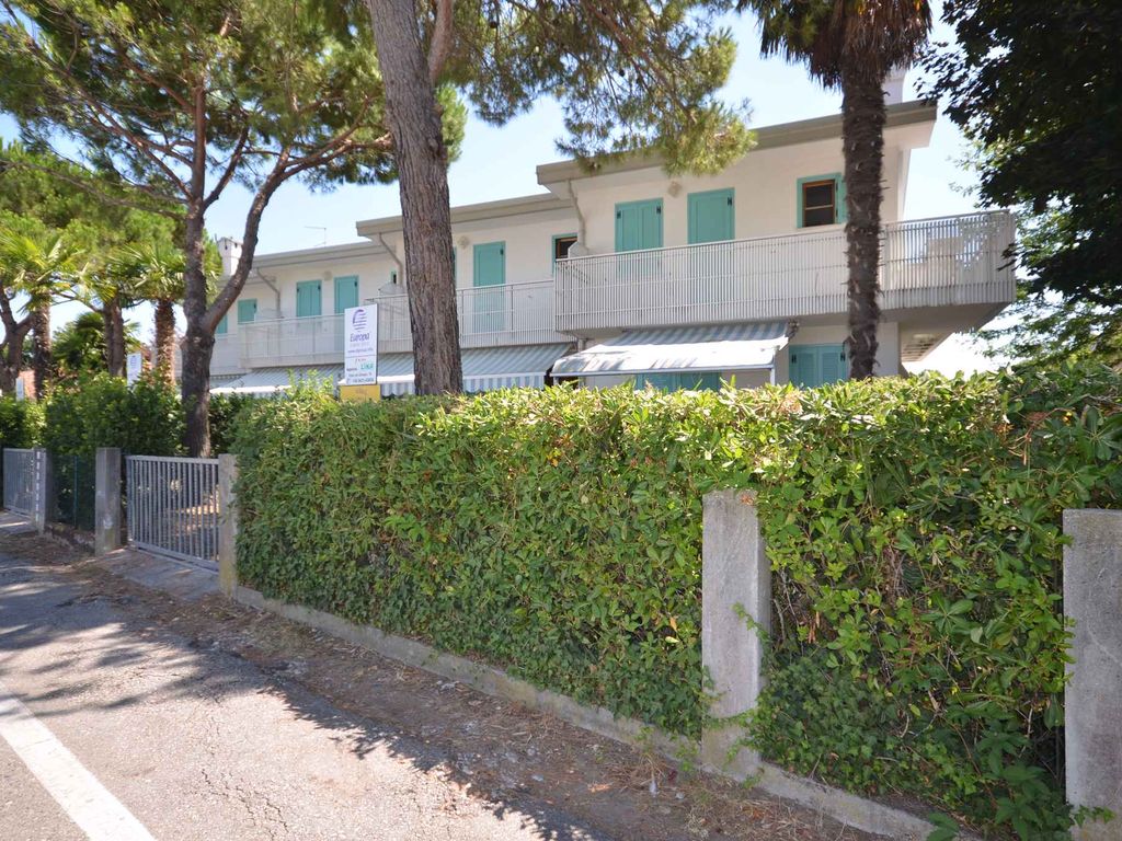 Ferienhaus mit Klimaanlage und Balkon