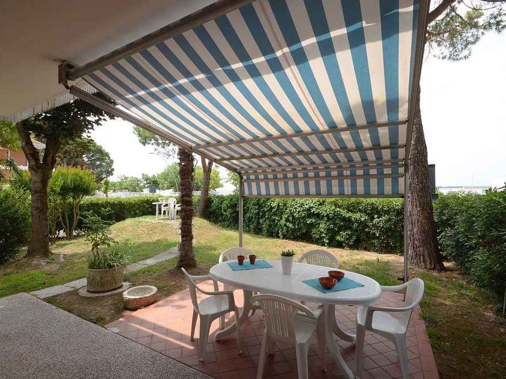 Ferienhaus mit Klimaanlage und Balkon