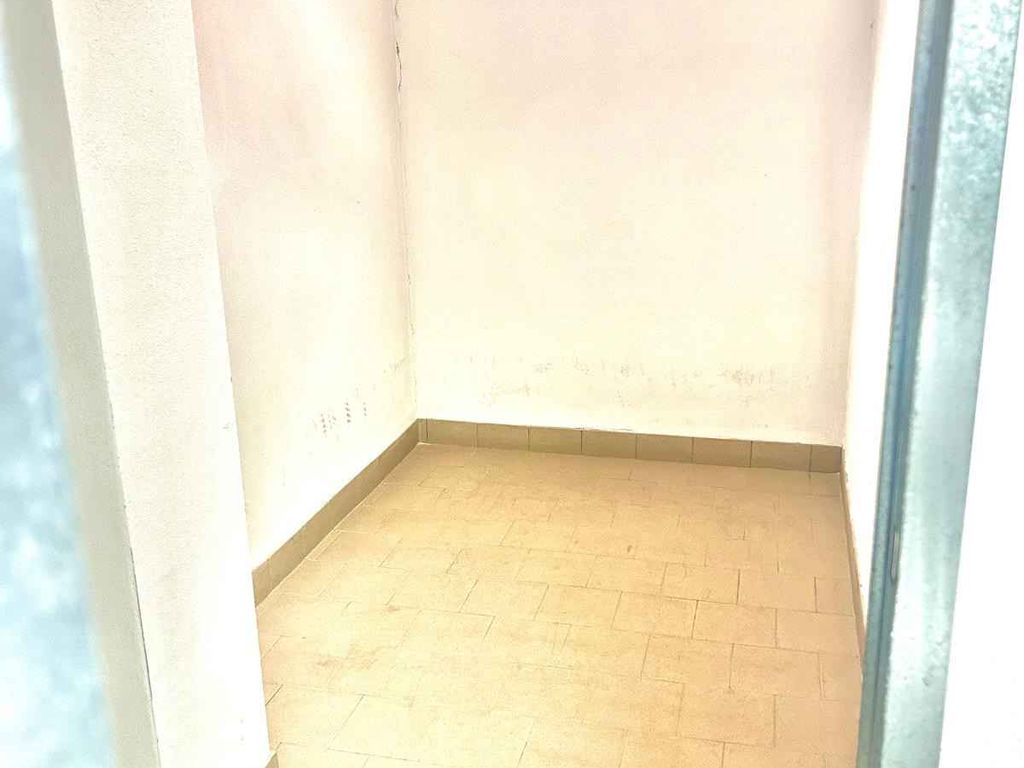 Ferienwohnung im zentralen Bereich, mit Schwimmbad und in der Nähe des Meeres