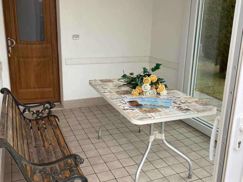 Ferienwohnung mit Klimaanlage und Gartenterasse