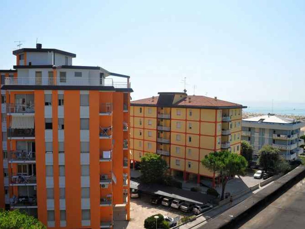 Studio mit Klimaanlage und Balkon