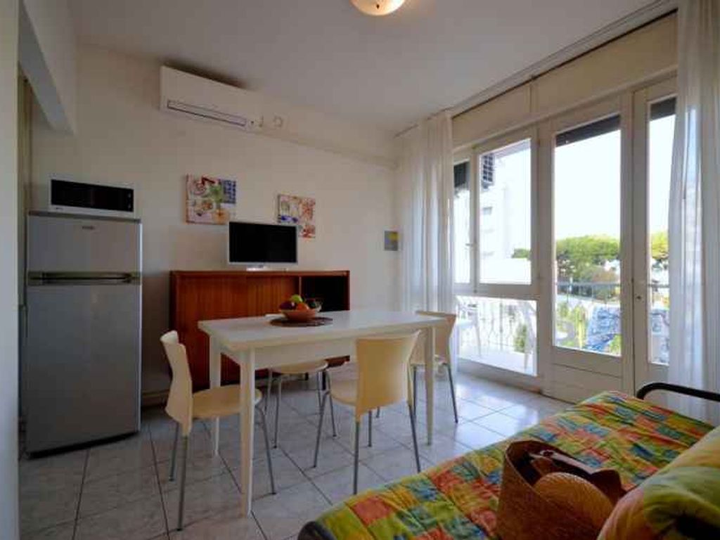Studio mit Klimaanlage und Balkon
