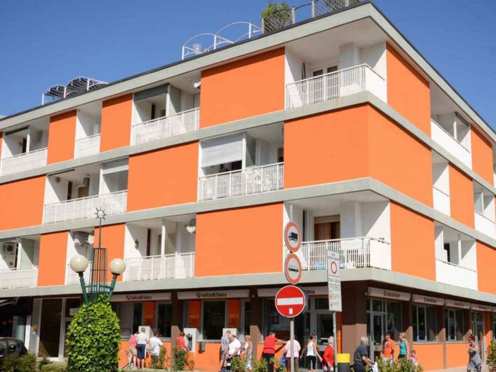 Studio mit Klimaanlage und Balkon