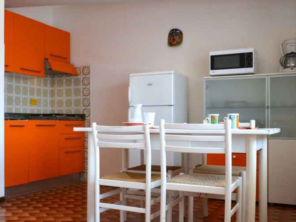 Studio mit Klimaanlage und Balkon