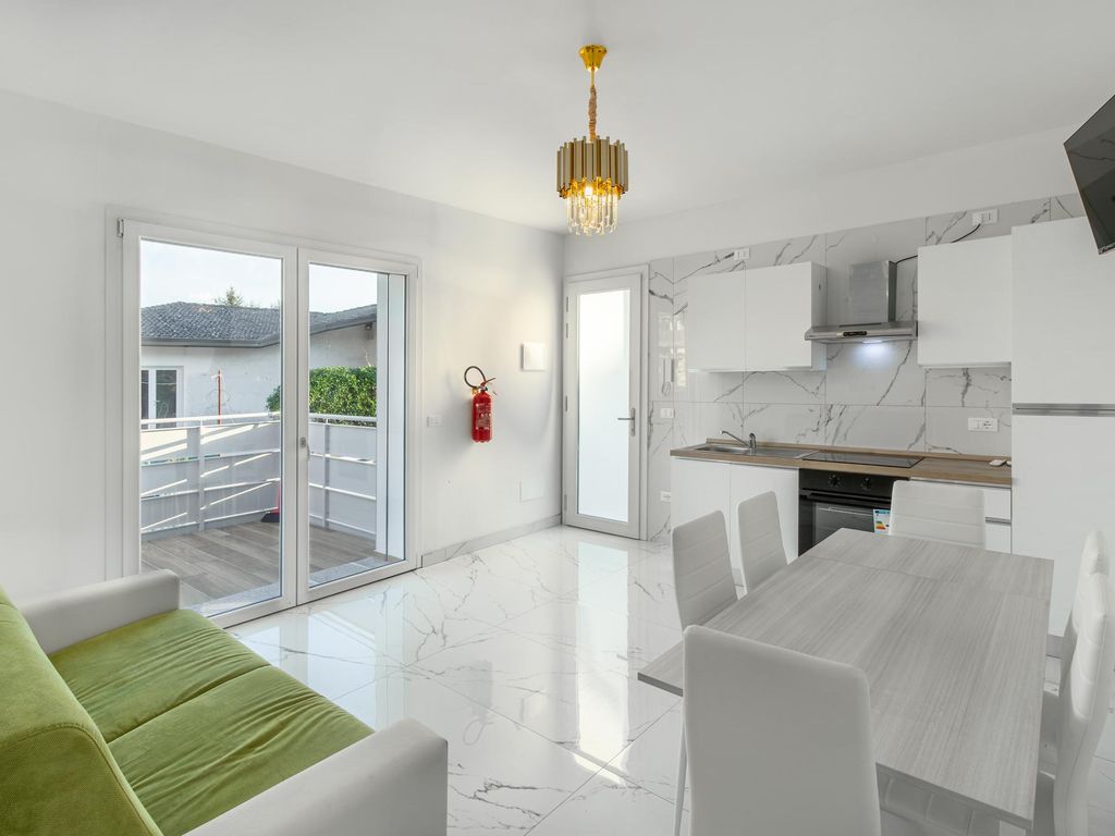 Ferienwohnung mit Klimaanlage, Gemeinschaftsgarten und Pool