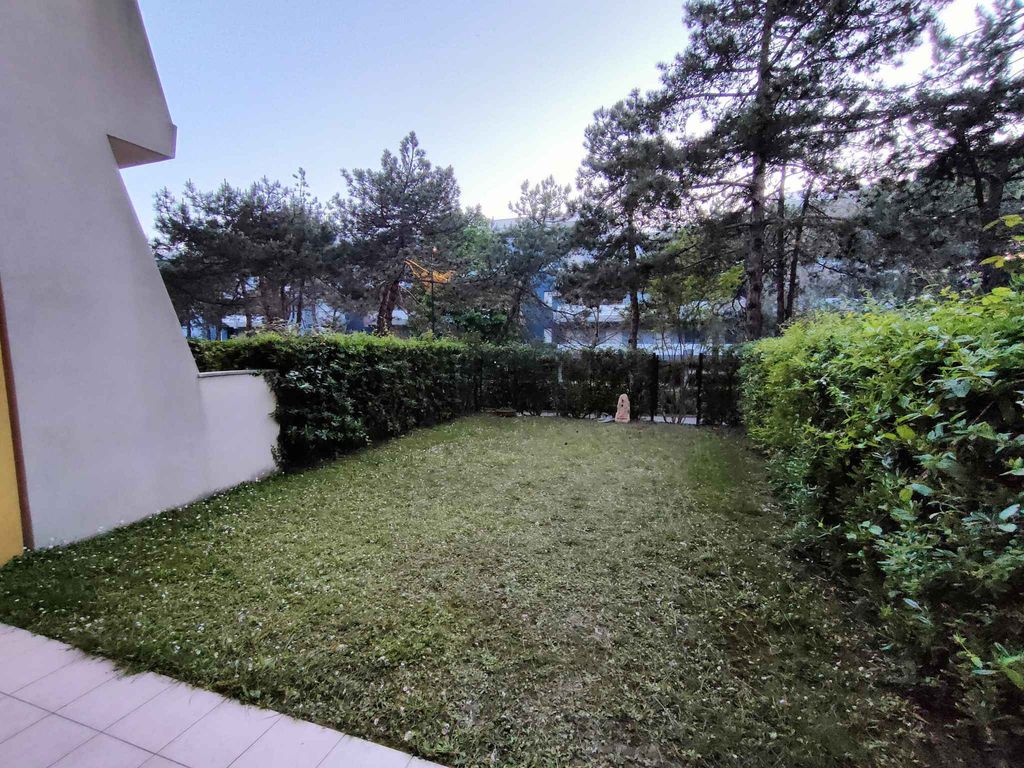Ferienwohnung mit Klimaanlage und Garten