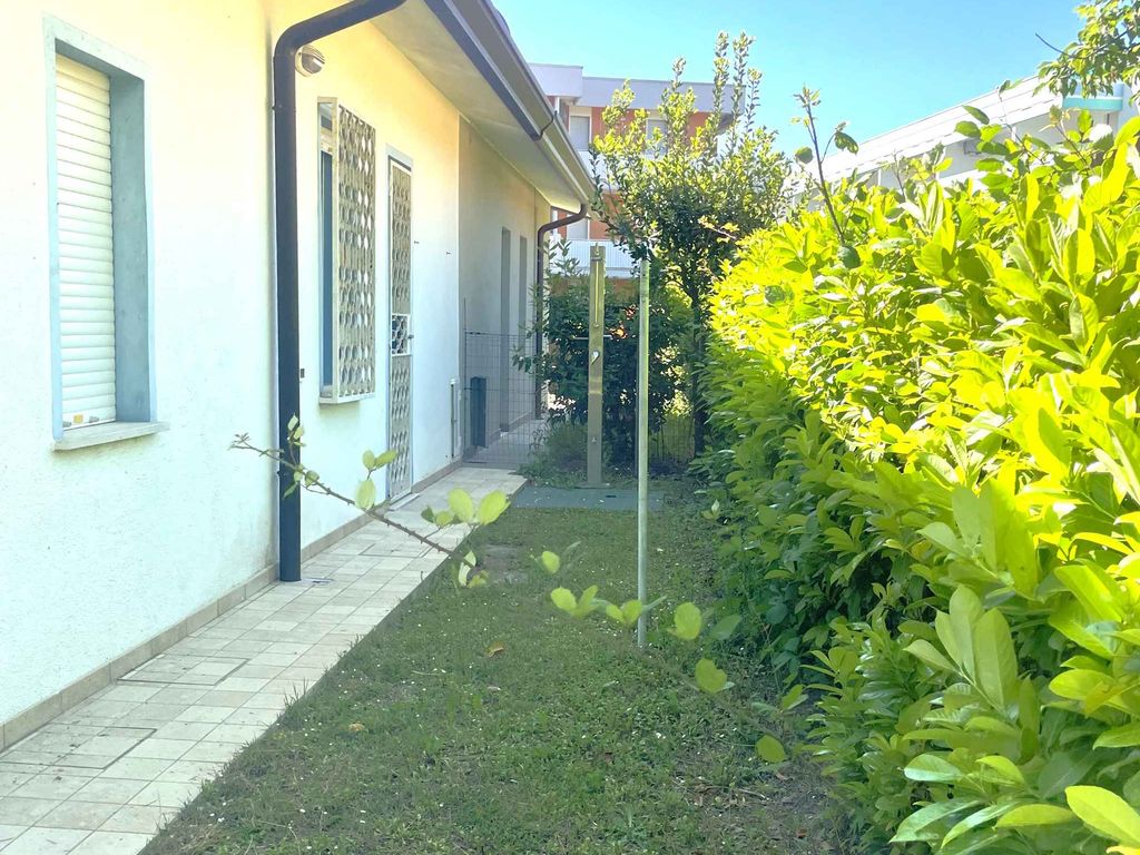 Ferienwohnung Doppelhaushälfte im Grünen in der Nähe des Meeres