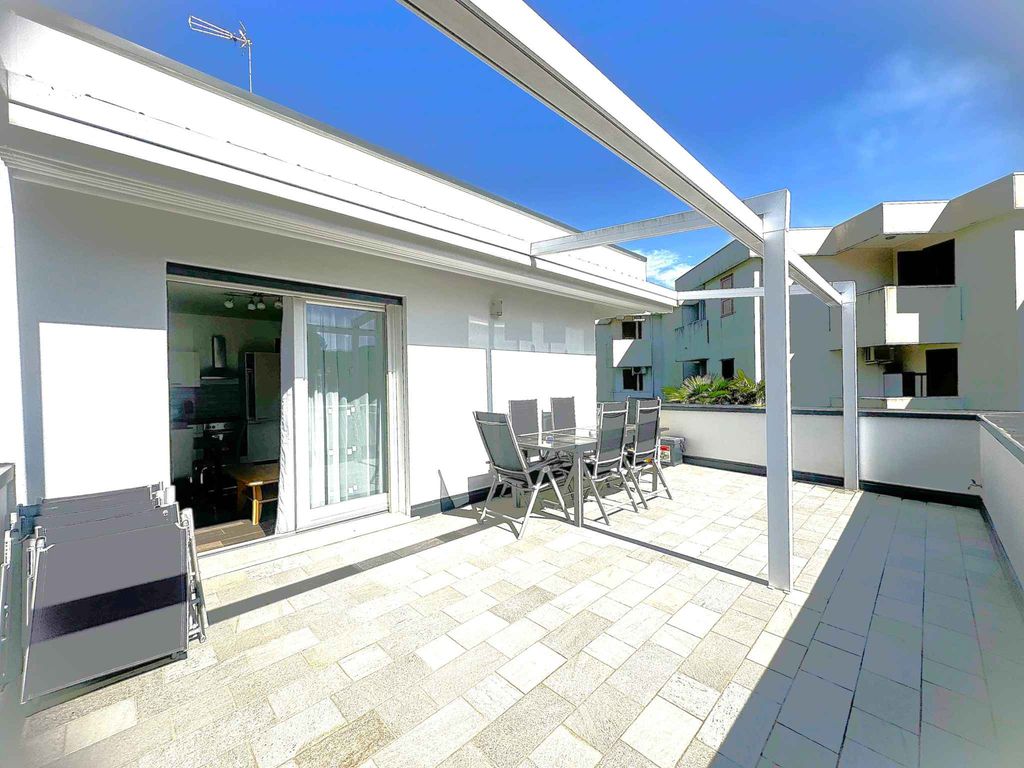 Ferienwohnung im ersten Stock mit einer großen Terrasse