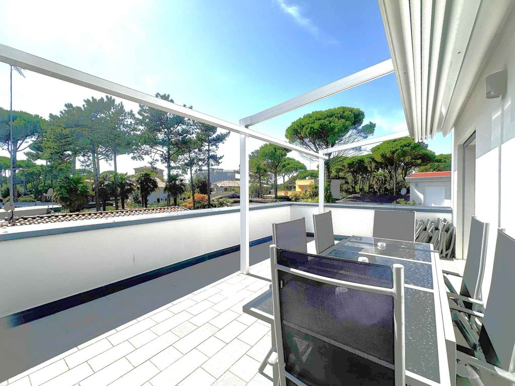 Ferienwohnung im ersten Stock mit einer großen Terrasse