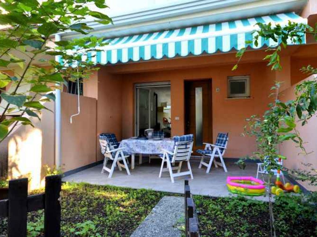 Ferienwohnung mit Klimaanlage, Terrasse und Garten