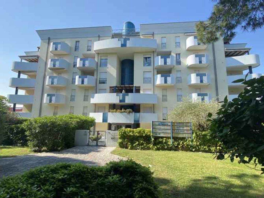 Ferienwohnung mit Klimaanlage und Balkon
