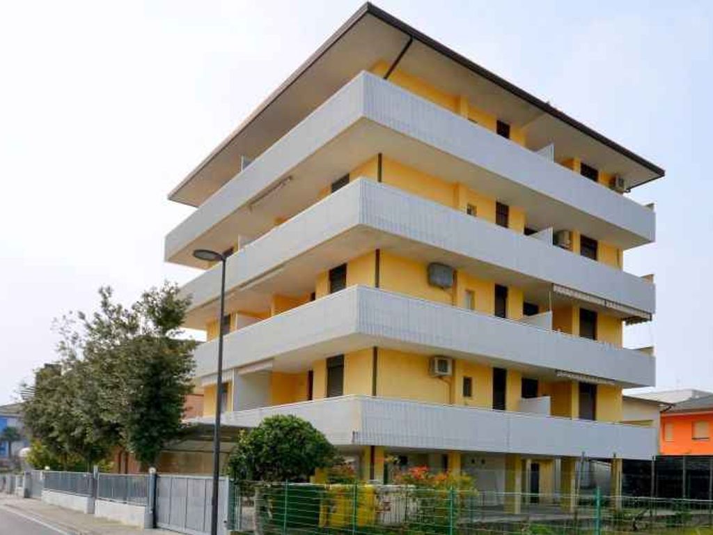 Ferienwohnung mit Klimaanlage und Balkon