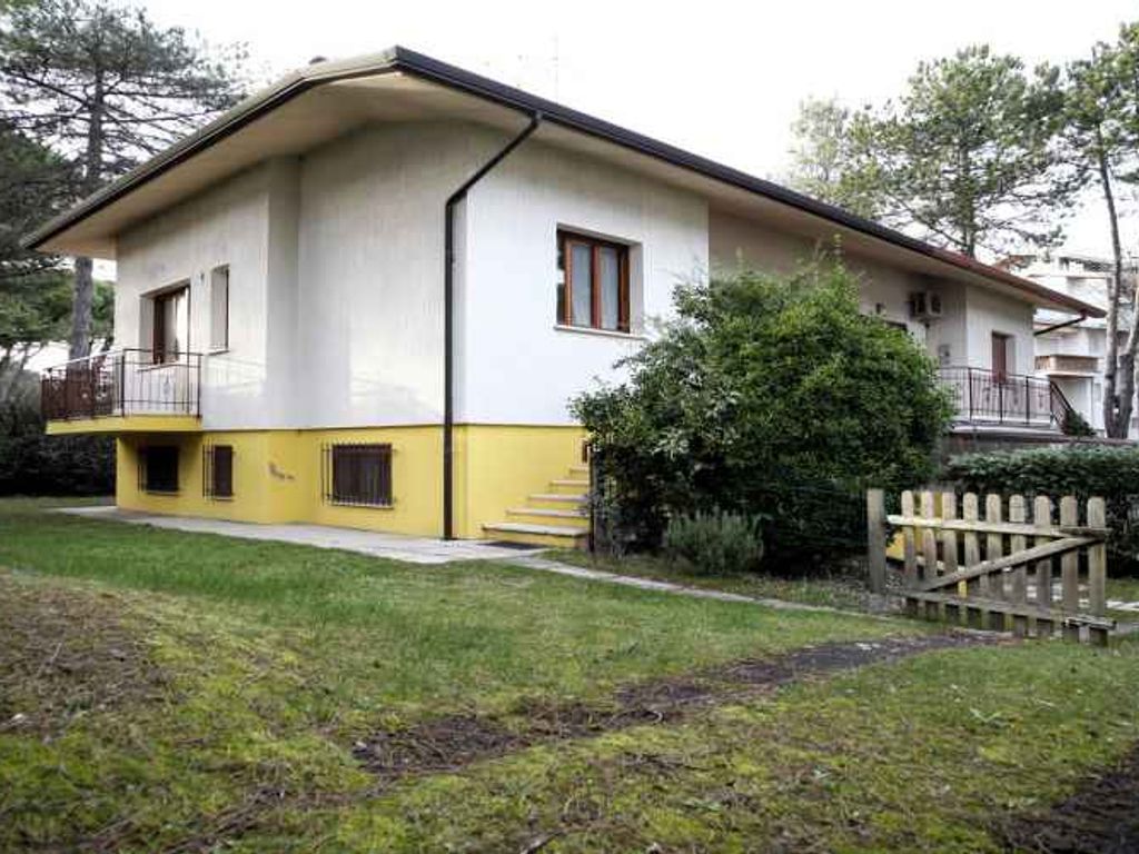 Ferienwohnung mit Klimaanlage und Balkon