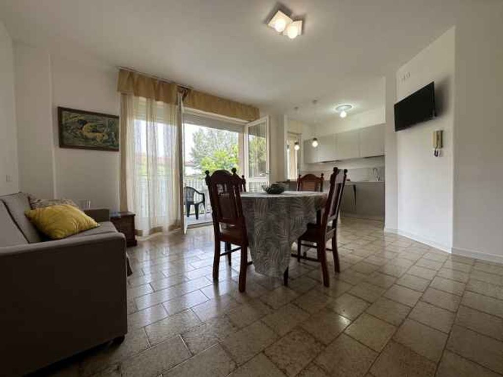 Ferienwohnung mit Klimaanlage und Balkon