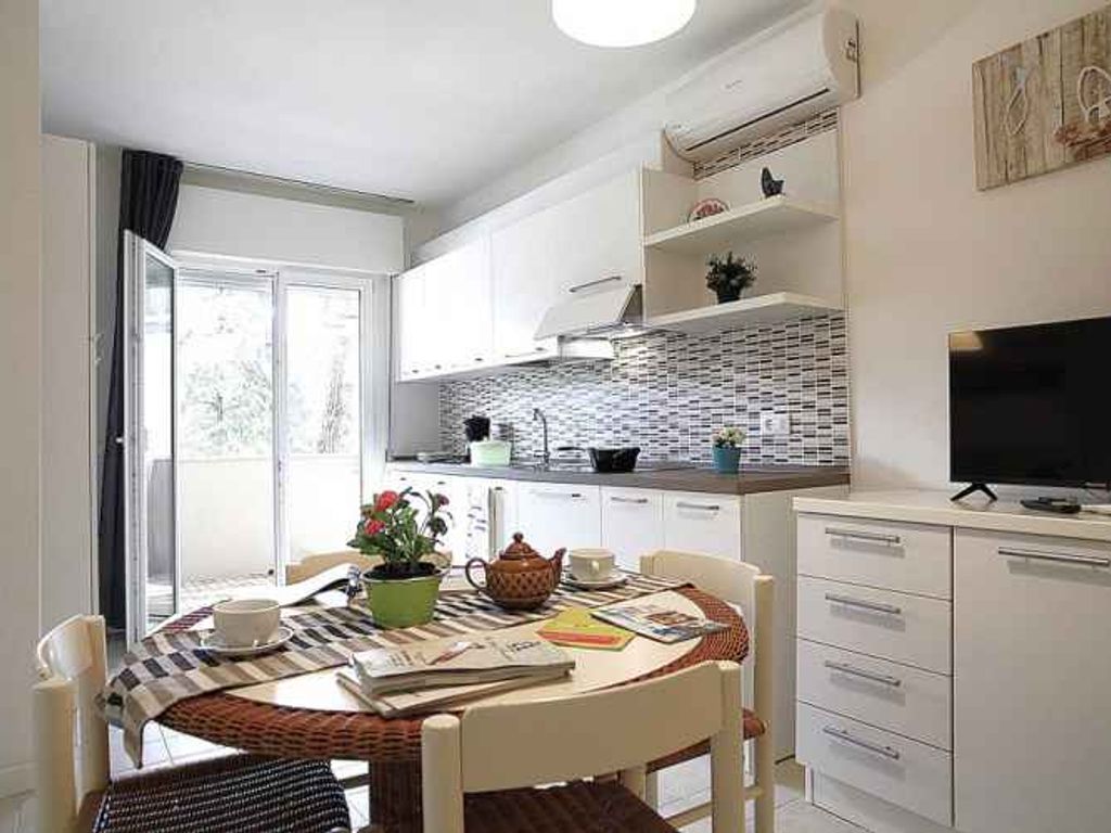 Ferienwohnung mit Klimaanlage und Balkon