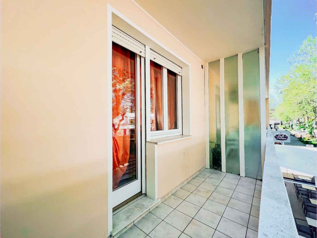 Ferienwohnung mit Klimaanlage und Balkon