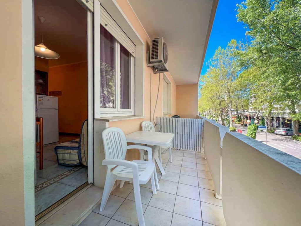 Ferienwohnung mit Klimaanlage und Balkon